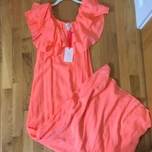 NEW WITH TAGS! Off the shoulder Maxi Dress